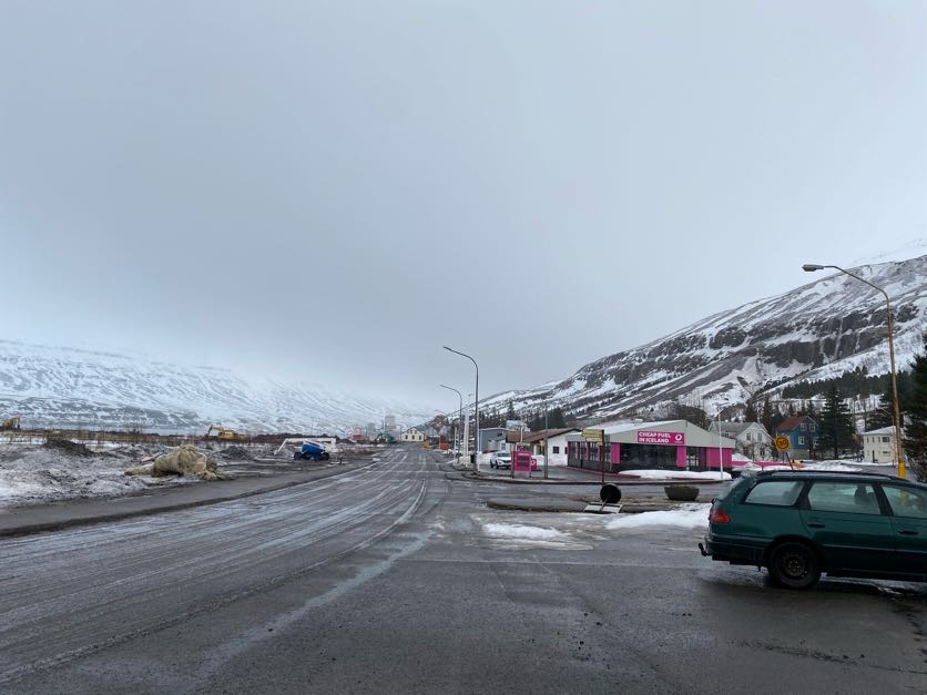 Seyðisfjörður: Rýming endurmetin um hádegisbil í dag.